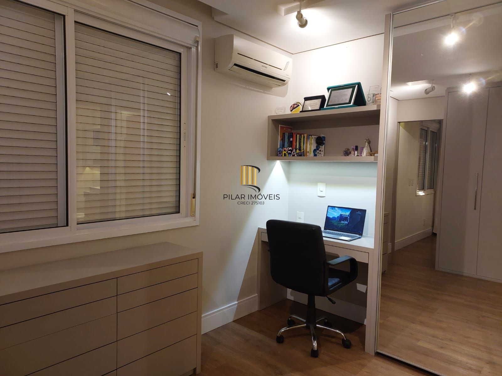 Apartamento com 3 dormitórios, sendo 1 deles suíte, com 02 vagas