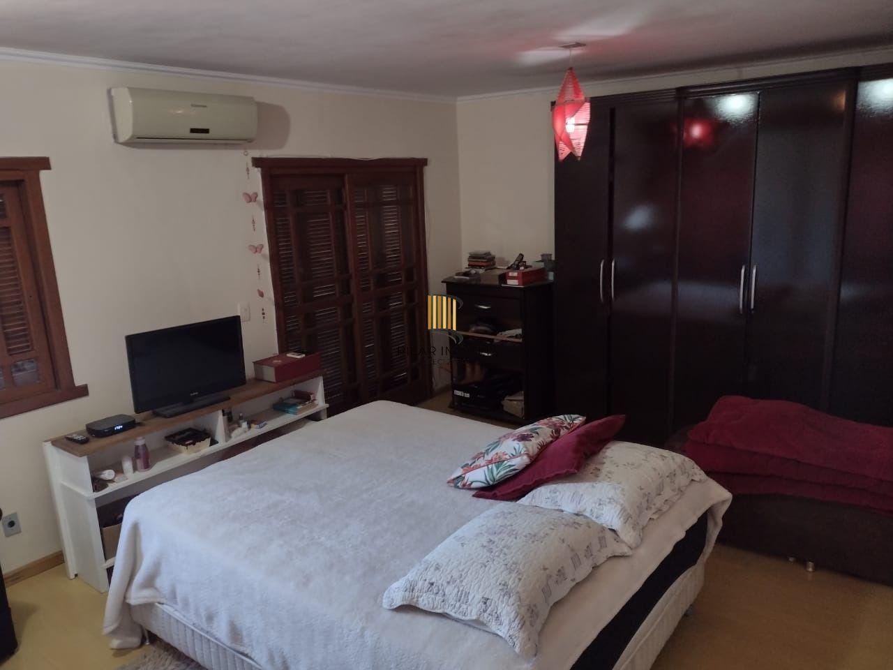 Casa para Venda - 693.6m², 5 dormitórios, sendo 3 suites, 4 vagas - Hípica
