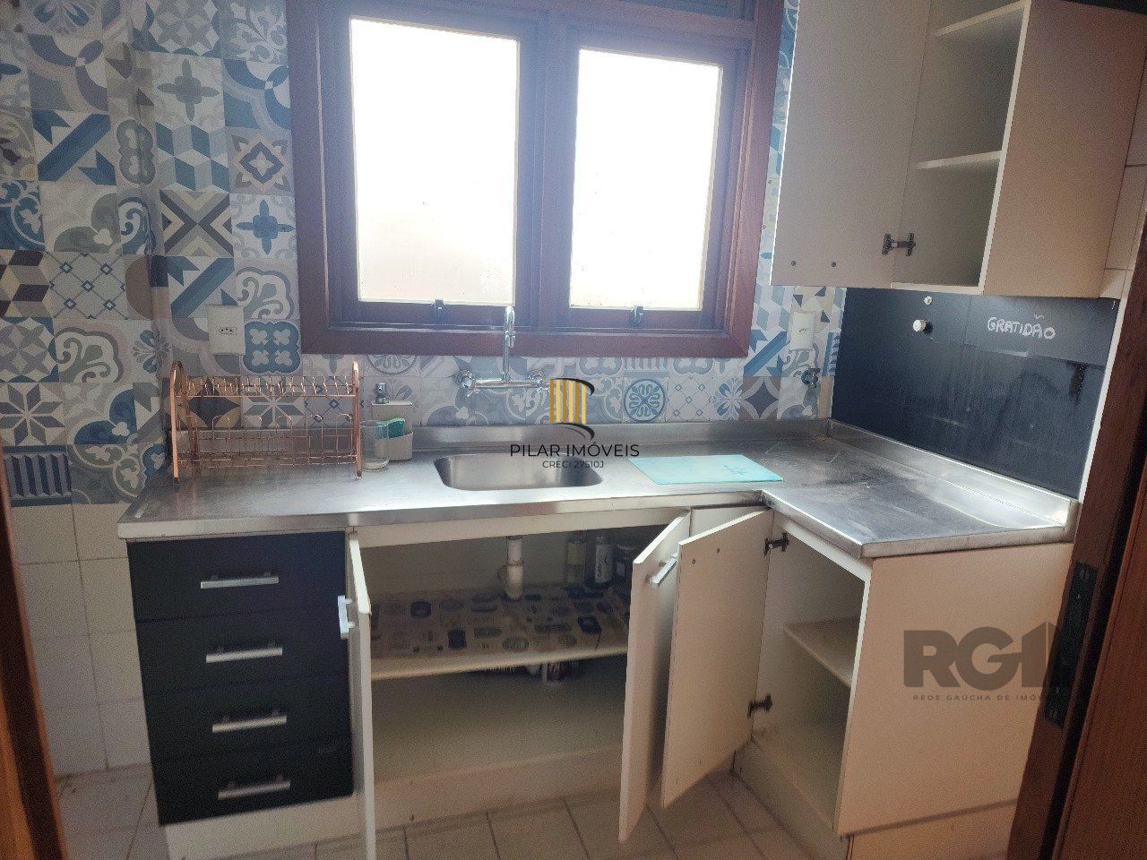 Apartamento com 01 quarto, 01 vaga escriturada coberta, Bairro Cidade Baixa