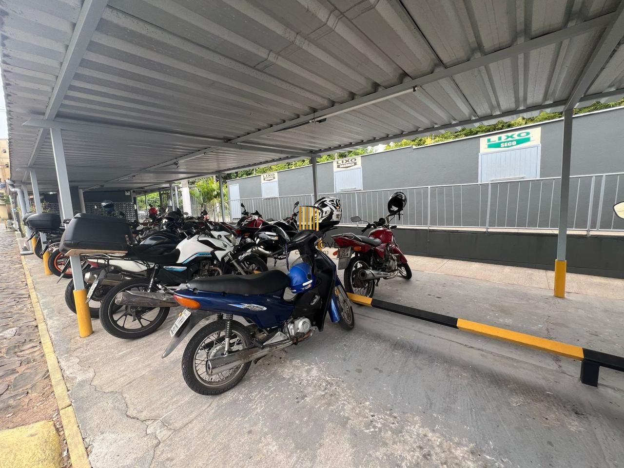 Apartamento com 2 quartos com vaga de garagem no Bairro Campo Novo