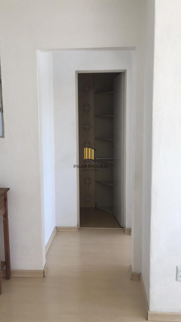 Apartamento de 1 quarto semimobiliado no bairro Tristeza em Porto Alegre.