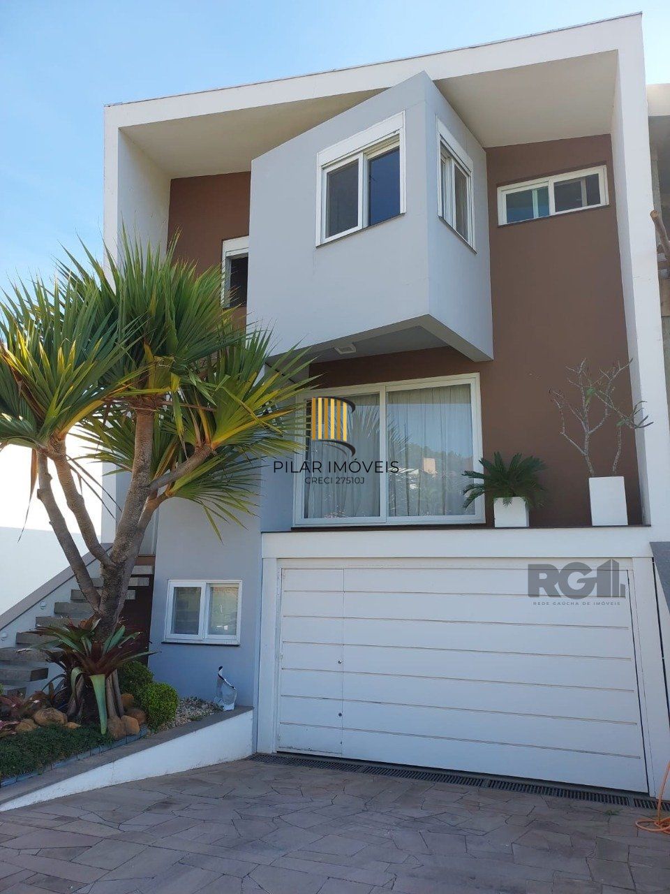 Casa para Venda - 296m², 3 dormitórios, sendo 1 suites, 3 vagas - Vila Nova, Porto Alegre
