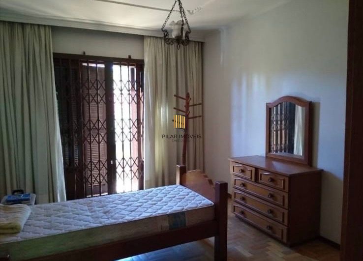 Casa Ampla no Jardim Carvalho com 4 dormitórios