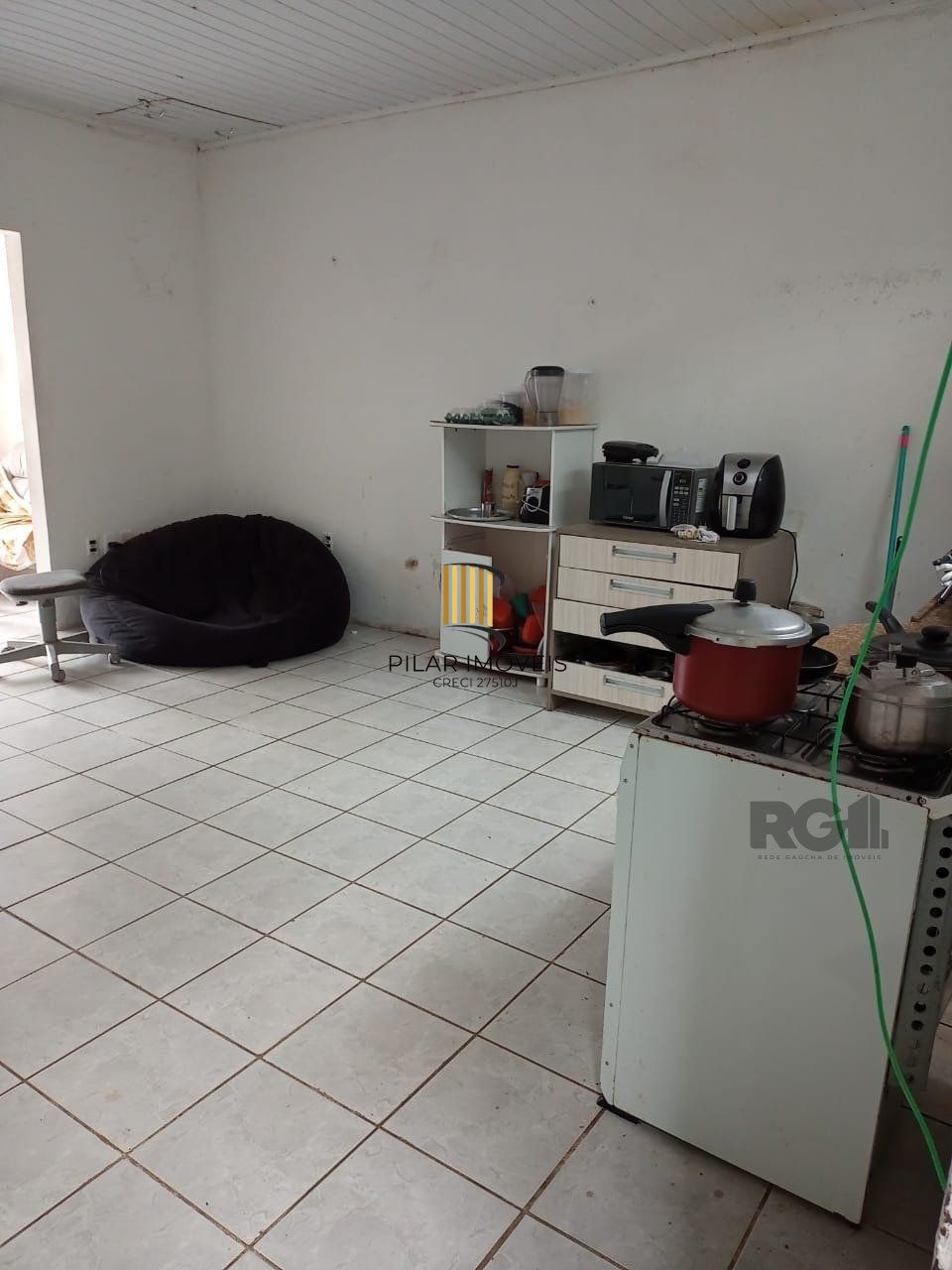 Casa para Venda - 482m², 3 dormitórios, 3 vagas - Camaquã, Porto Alegre