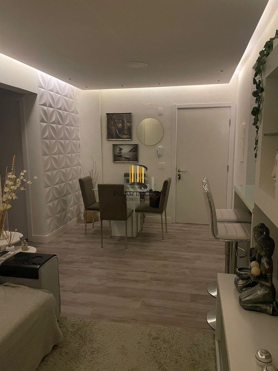 Apartamento para Venda - 60m², 2 dormitórios, sendo 1 suites, 1 vaga - Glória
