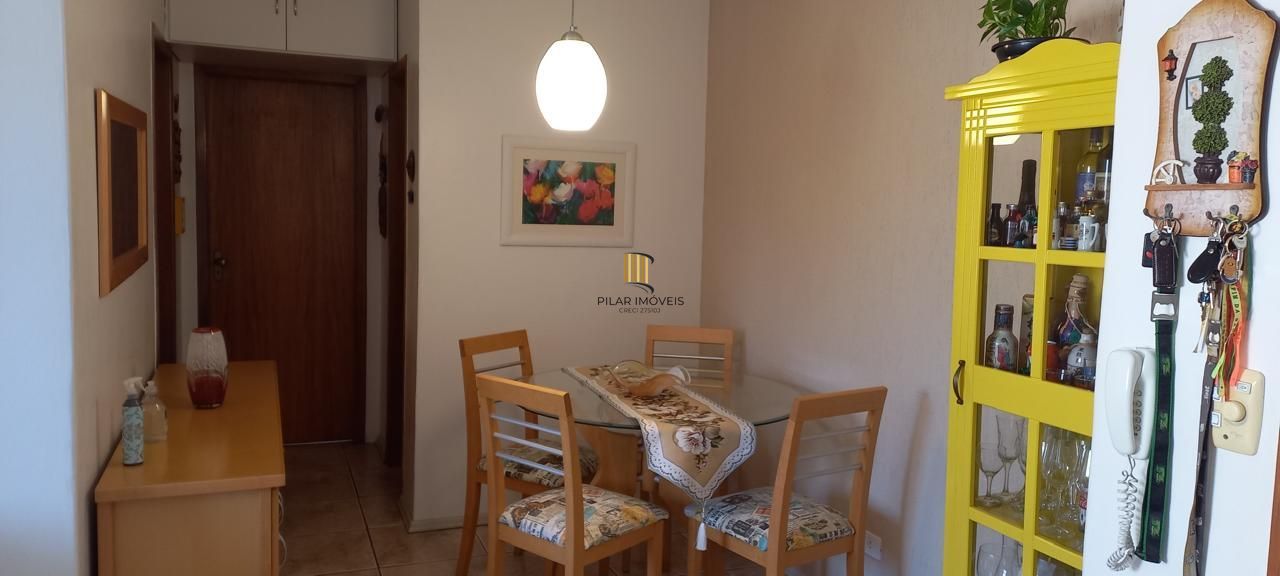 Apartamento de 2 dormitórios com vaga no bairro Vila Nova