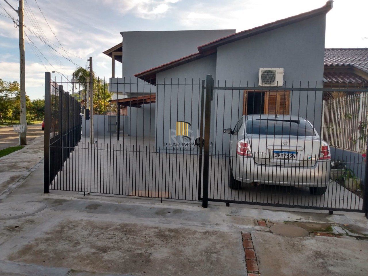 Casa com 5 quartos, 1 suíte, 4 vagas de garagem, no bairro Aberta dos Morras, Porto Alegre/RS