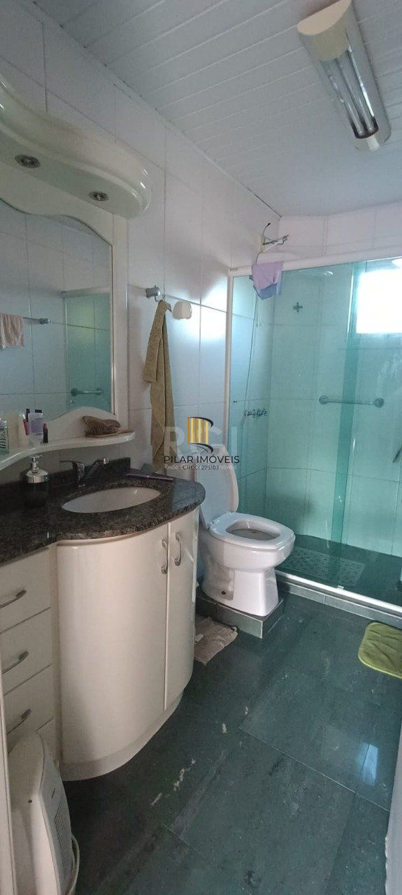 Casa para Venda - 250m², 3 dormitórios, sendo 1 suites, 2 vagas - Vila Nova, Porto Alegre