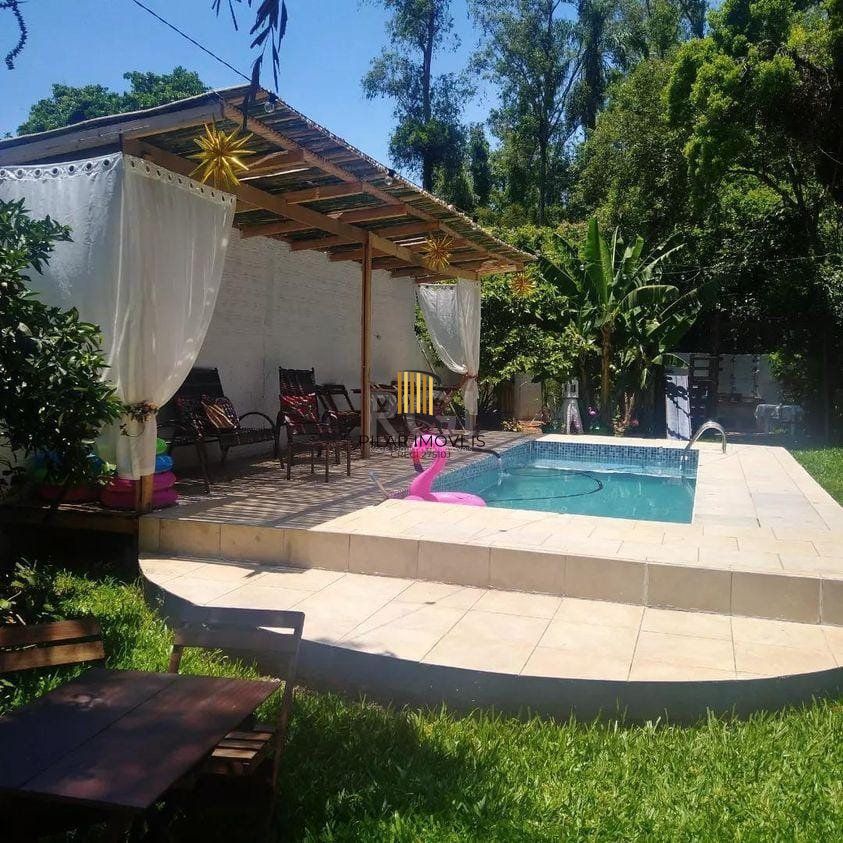Casa com 3 dormitórios no bairro Olaria em Canoas