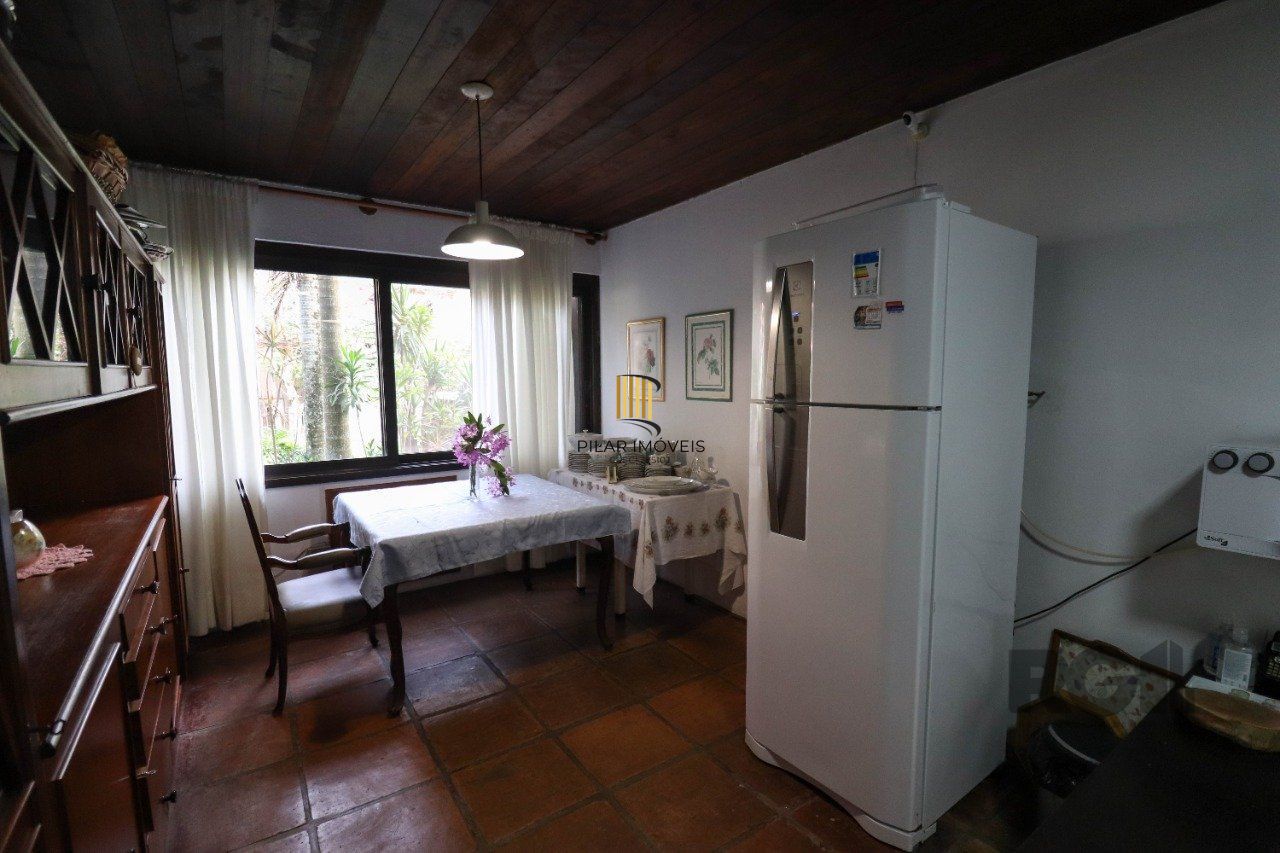Casa para Venda - 523.36m², 6 dormitórios, sendo 2 suites, 2 vagas - Vila Conceição, Porto Alegre