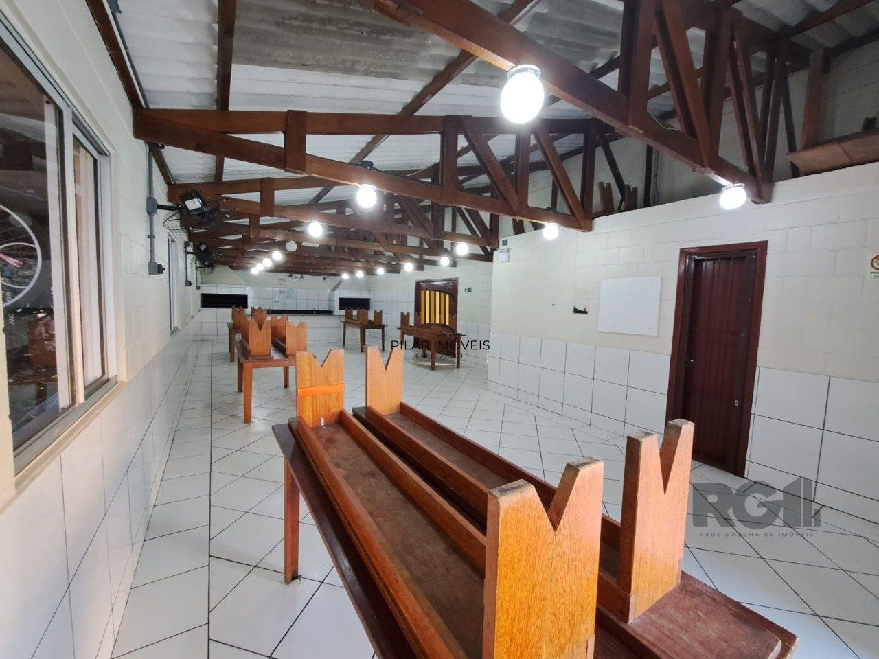 Apartamento semimobiliado de 2 dormitórios no bairro Vila Nova