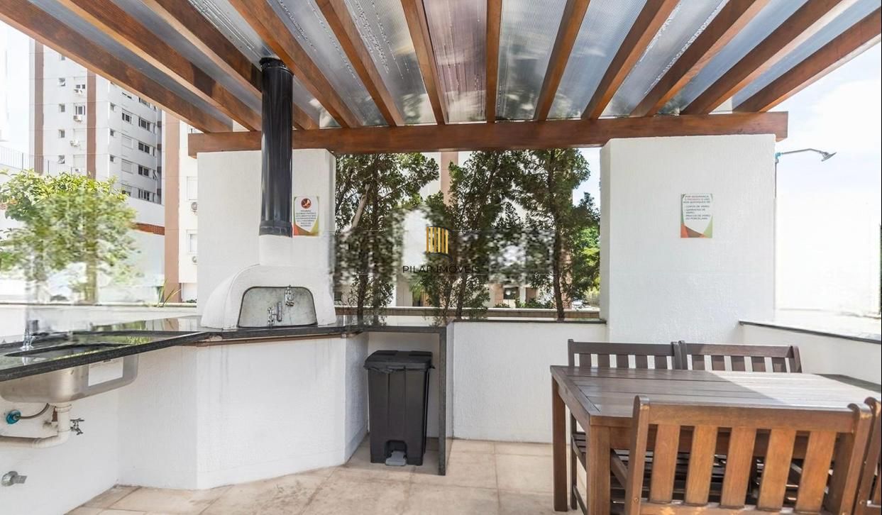 Cobertura com 157m2, 3 dormitórios no bairro Boa Vista.