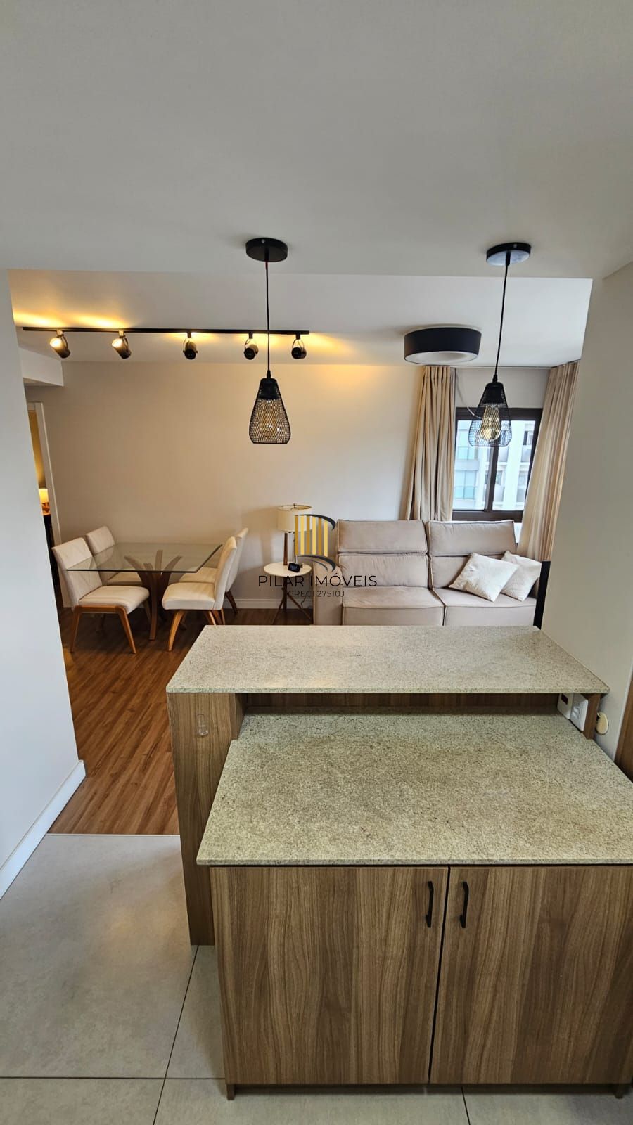 Apartamento de 2 dormitórios 2 suítes , vaga dupla coberta escriturada !