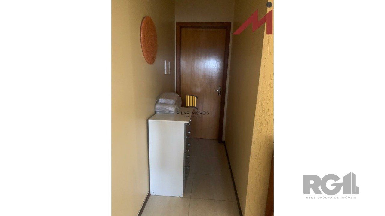 Sobrado em Trmandai com 2 suirtes, 2 banheiros, 1 vaga, churrasqueira e varanda.