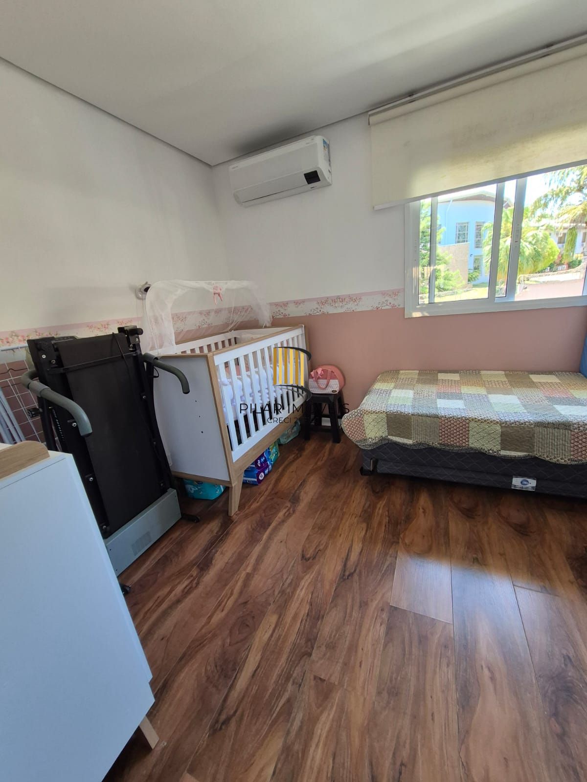 Casa com 02 quartos em Condomínio Fechado no Bairro Vila Nova