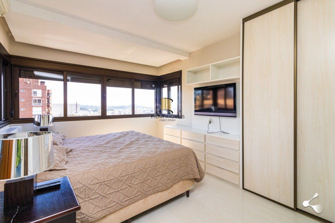 Espetacular Apto. semi mobiliado no bairro Rio Branco, Porto Alegre/RS, um por andar, 195m, andar alto, lareira, churrasqueira, 3 suites, 4 vagas