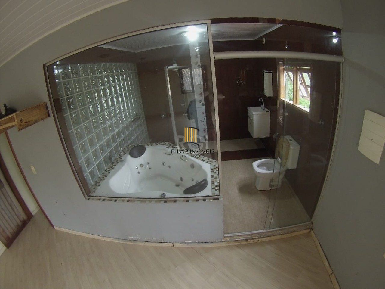 Casa 5 dormitórios no bairro Ponta Grossa