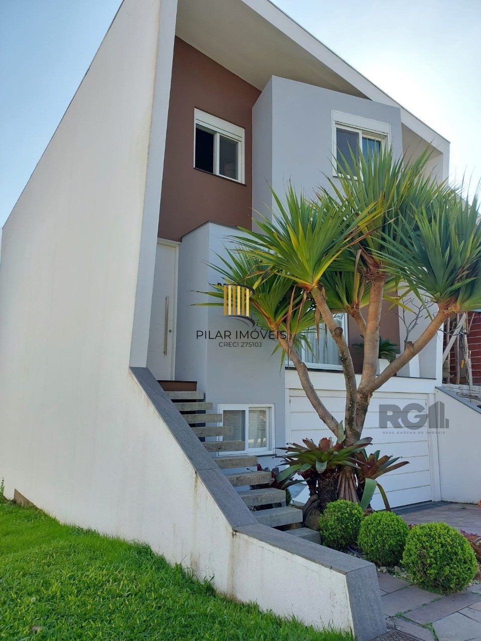 Casa para Venda - 296m², 3 dormitórios, sendo 1 suites, 3 vagas - Vila Nova, Porto Alegre