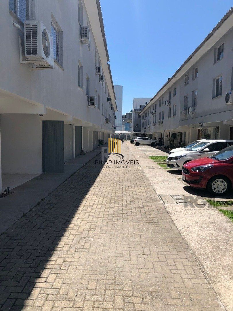 Casa na Hípica de 3 dormitórios e vaga