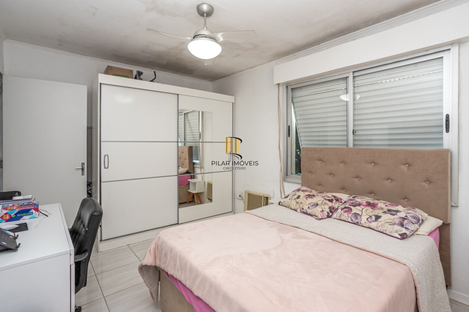 Apartamento com 02 quartos no Bairro Sarandi