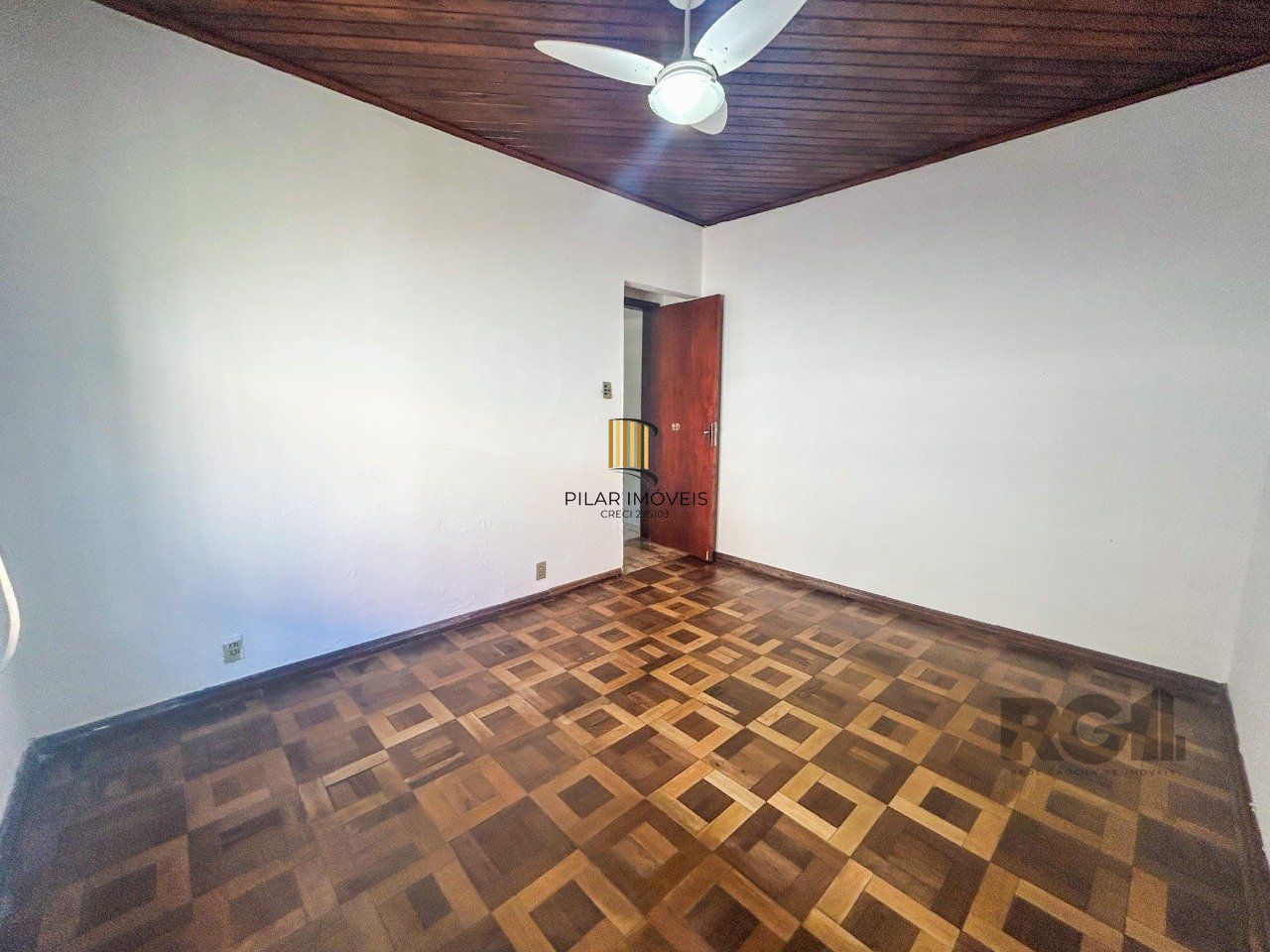 Casa 03 quartos, peças amplas,  03 dormitórios,  salão de festas -3 vagas - Cavalhada