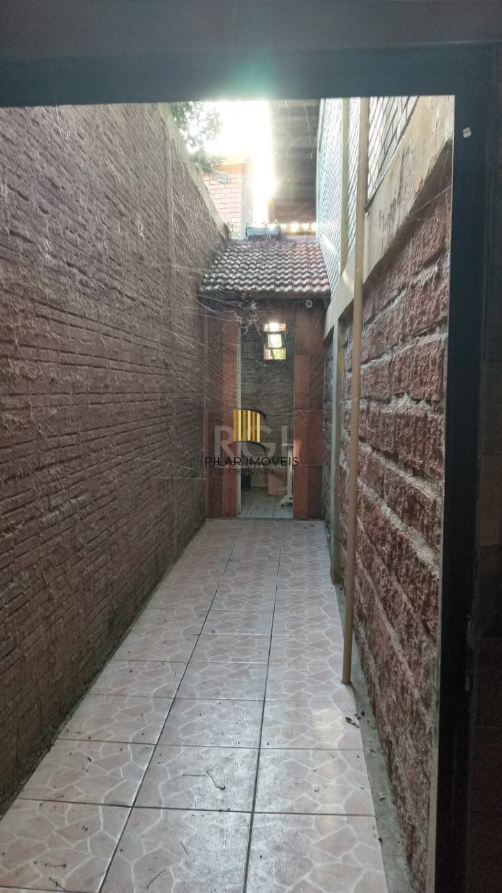 Casa com 3 dormitórios no bairro Olaria em Canoas