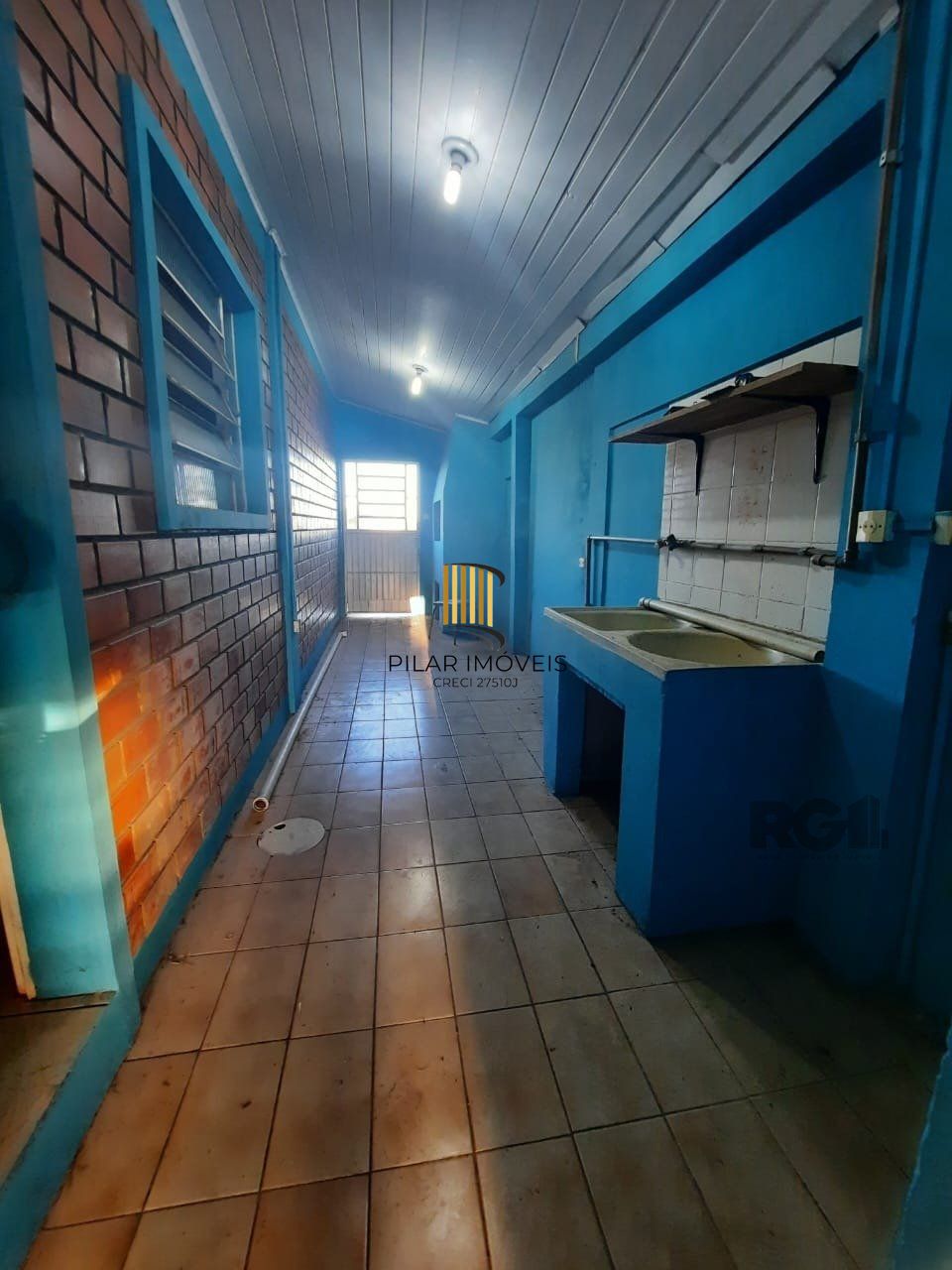 Casa 3 dormitórios no bairro Parque Amador