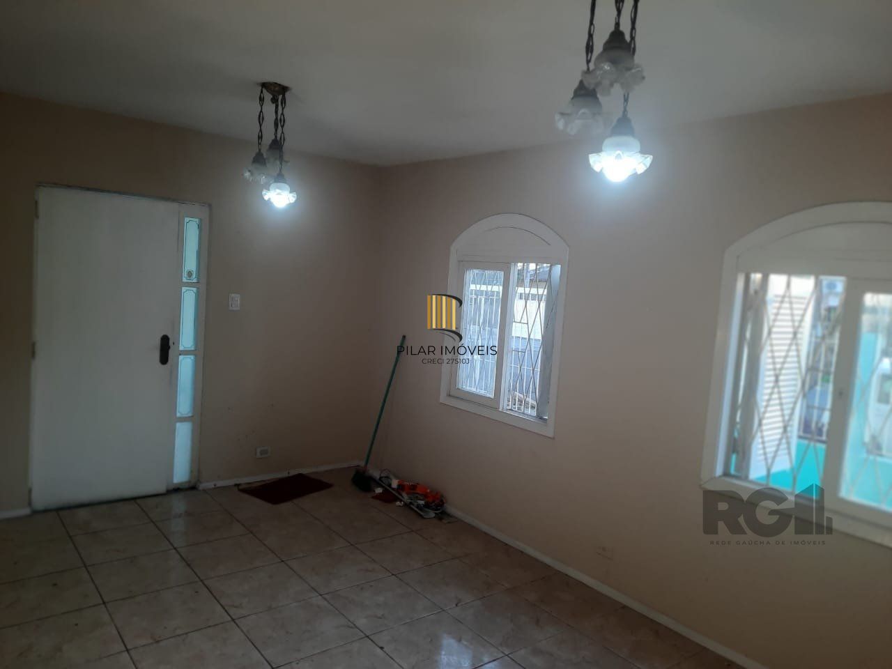 Casa 3 dormitórios no bairro Parque Amador