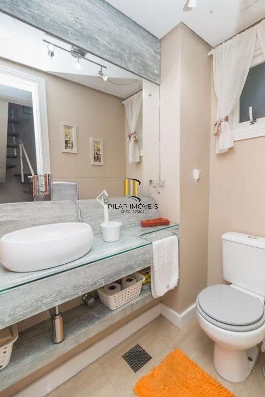 Casa com 03 quartos no Bairro de Ipanema em Porto Alegre/RS