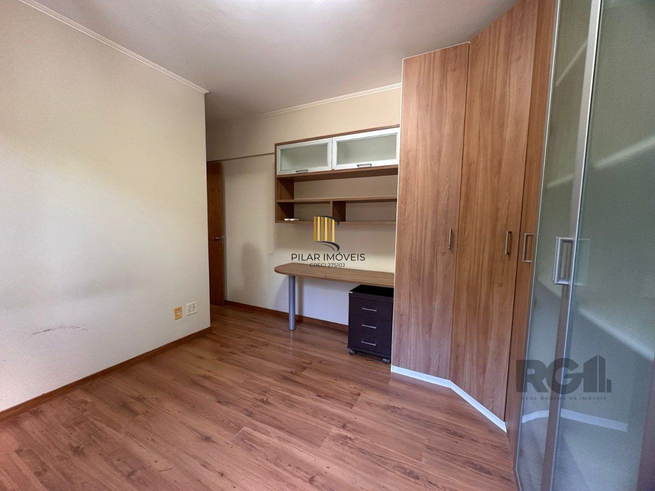 Apartamento a venda no bairro tristeza 2 dormitórios e vaga de garagem