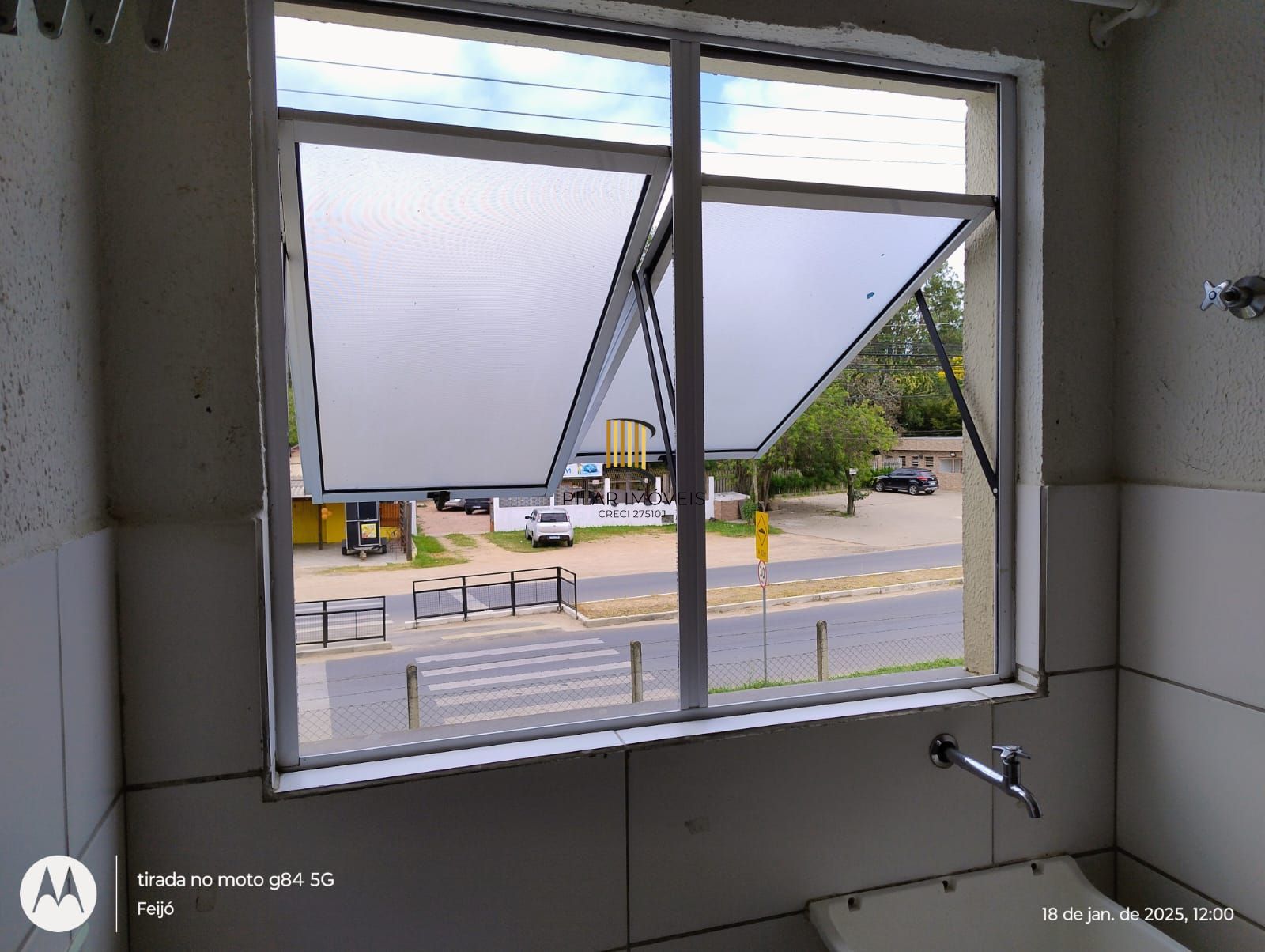 Apartamento com 02 quartos e 01 vaga no Bairro Chapéu do Sol