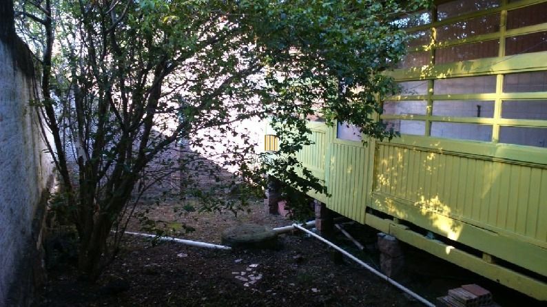 Casa desocupada somente a vista !