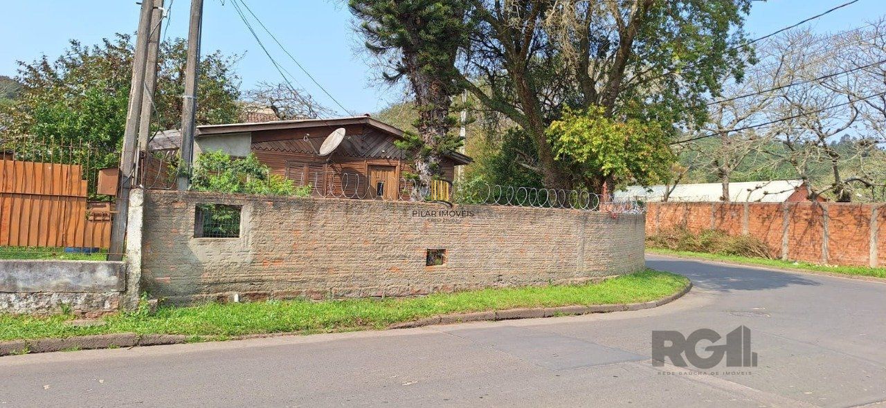 Casa 4 Dormitório(s) Bairro Serraria