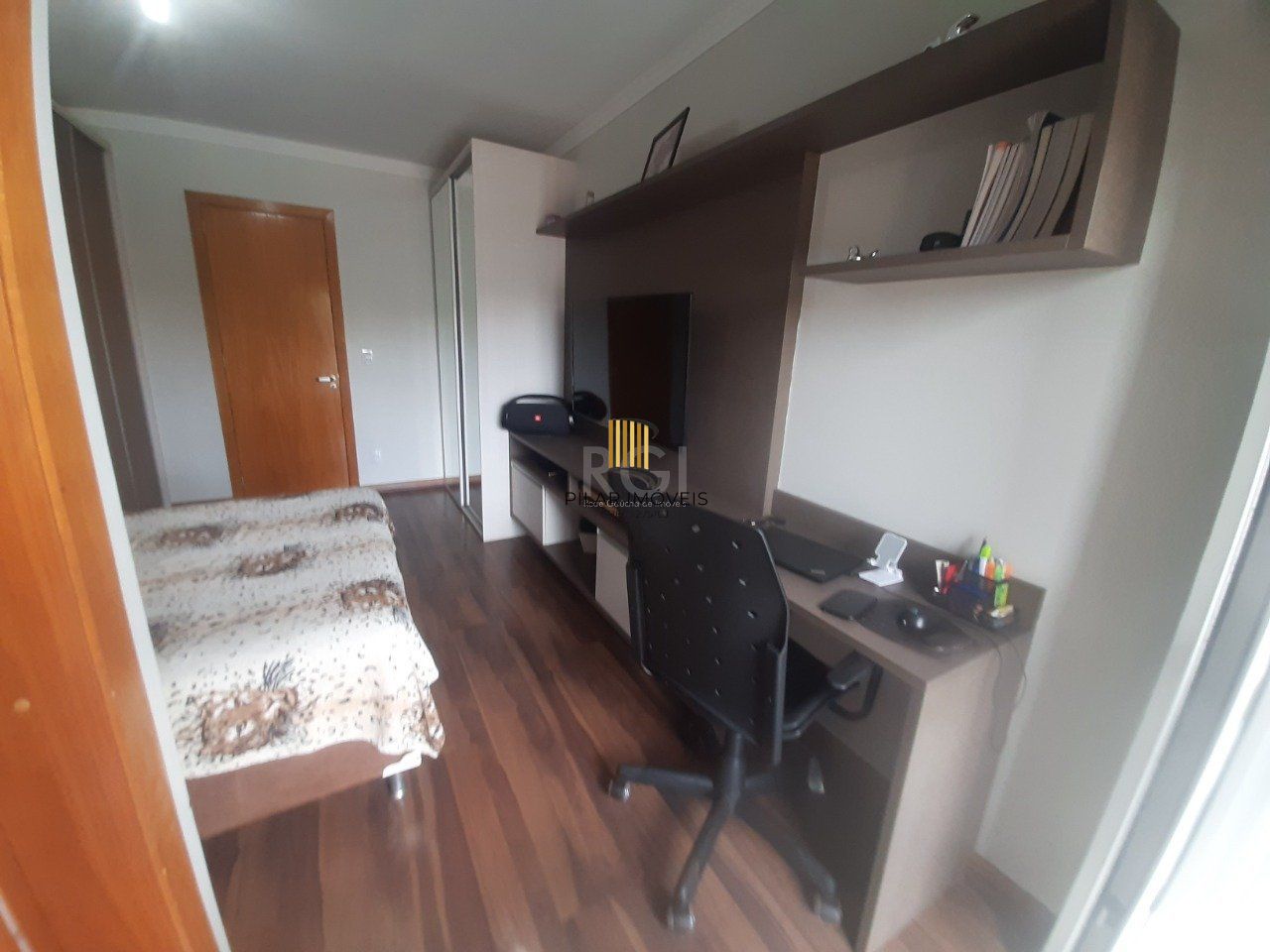 Casa com 2 quartos, 2 suítes, varanda, 1 vaga de garagem, no bairro Aberta dos Morros, Porto Alegre/RS