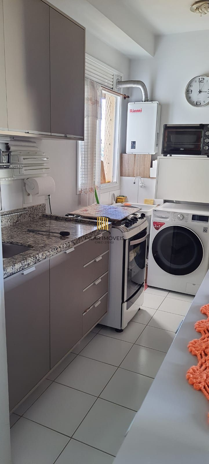 Apartamento com 03 dormitórios (01 suíte), 01 vaga no bairro Morro Santana
