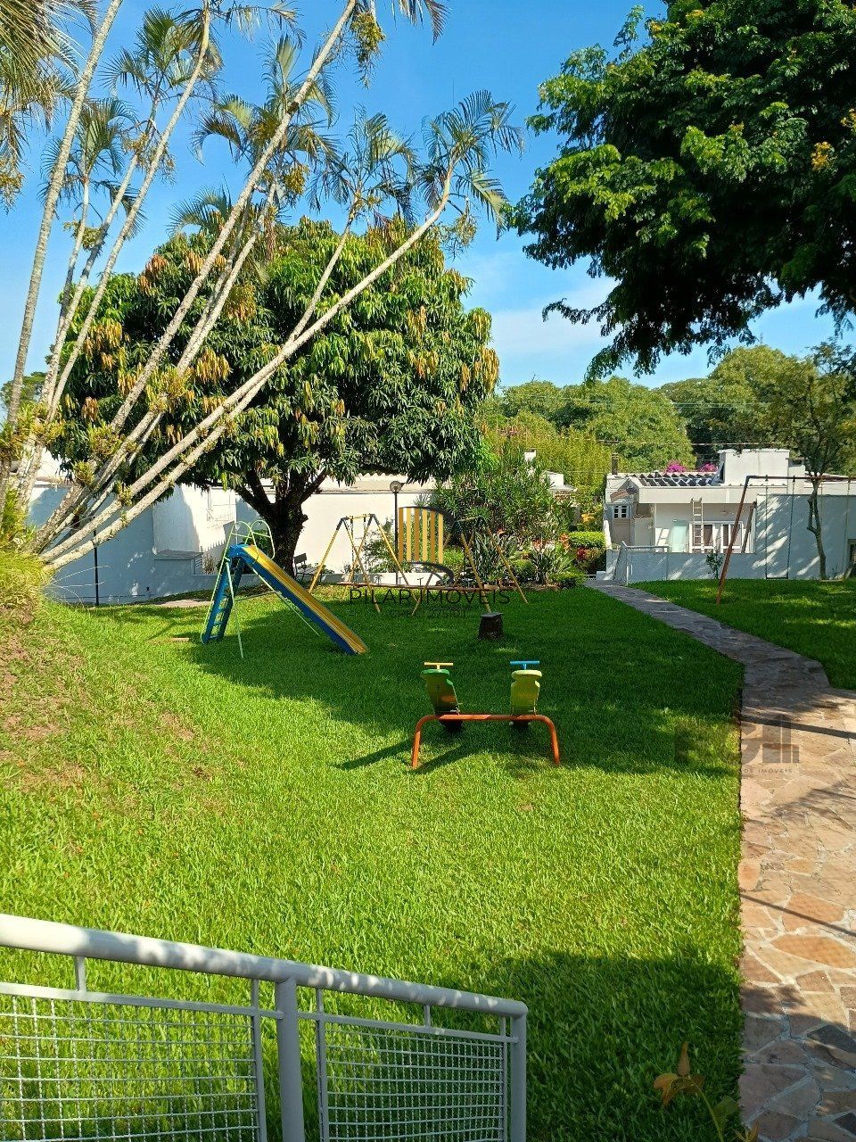 Casa Condominio para Venda 3 dormitórios, sendo 1 suites, 2 vagas - Tristeza