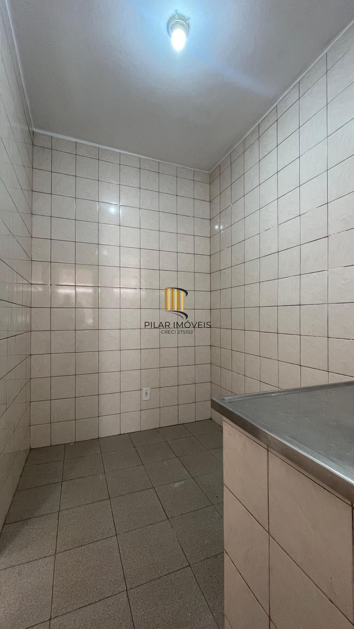 Apartamento na Ramiro Barcelos, com 1 dormitório