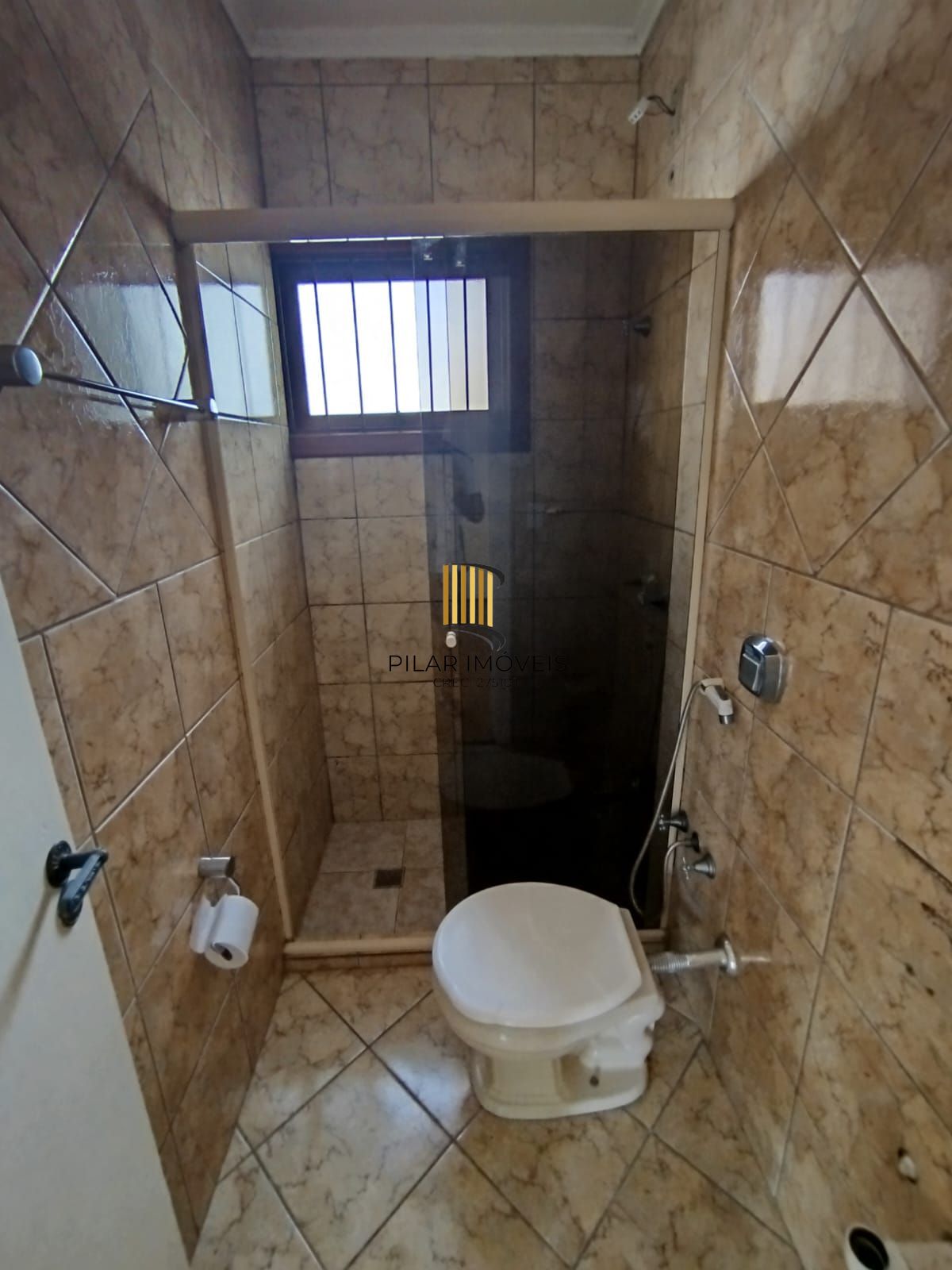 Casa com 03 quartos e 01 vaga no Bairro Cristal