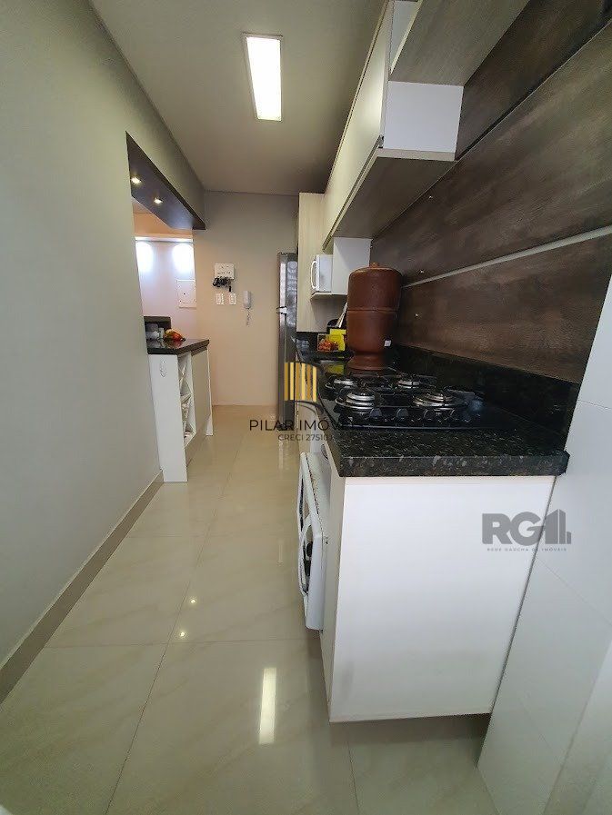 Apartamento com 3 quartos, vagas de garagem, semi mobiliado - 68m² no bairro Medianeira, Porto Alegre/RS