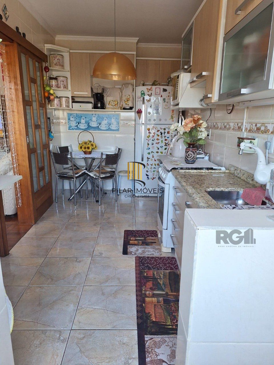 APARTAMENTO 2 DORMITORIOS, GARAGEM COBERTA, DEPEDENCIA DE EMPREGADA, TERCEIRO ANDAR NO PASSO DA AREIA, PORTO ALEGRE RS