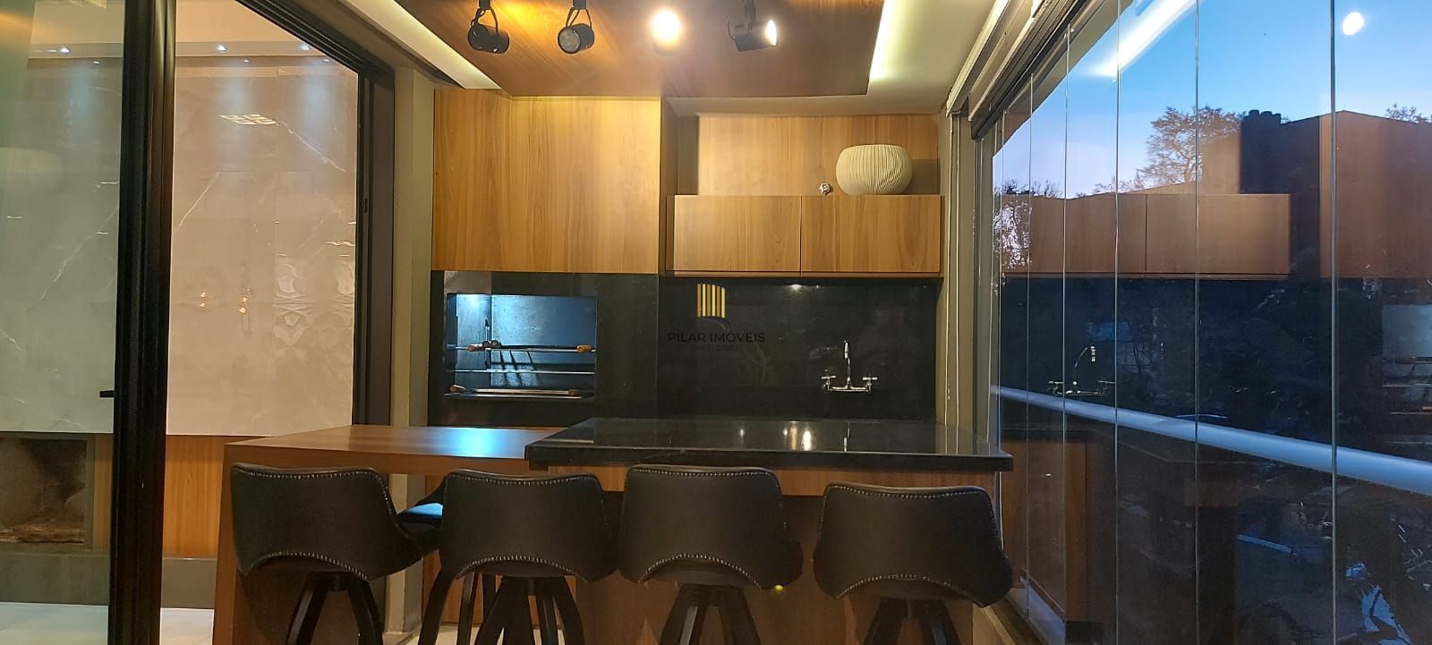 Apto em Ipanema 3 suites com sacada gourmet / 3 vagas