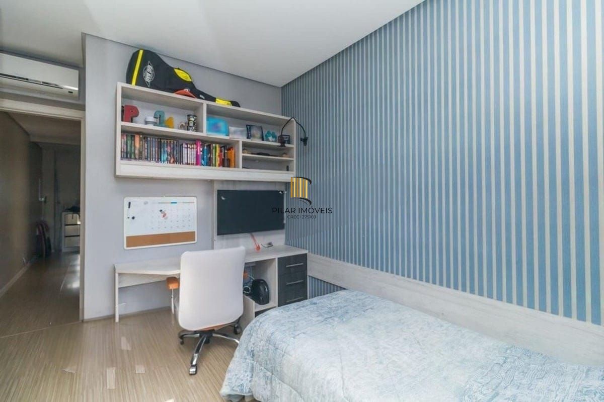 Casa com 03 quartos no Bairro de Ipanema em Porto Alegre/RS