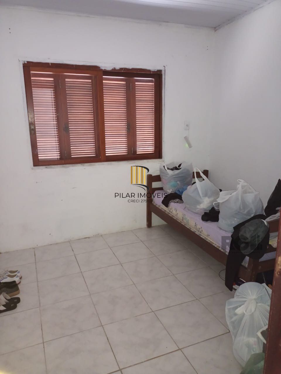 Casa para Venda - 482m², 3 dormitórios, 3 vagas - Camaquã, Porto Alegre