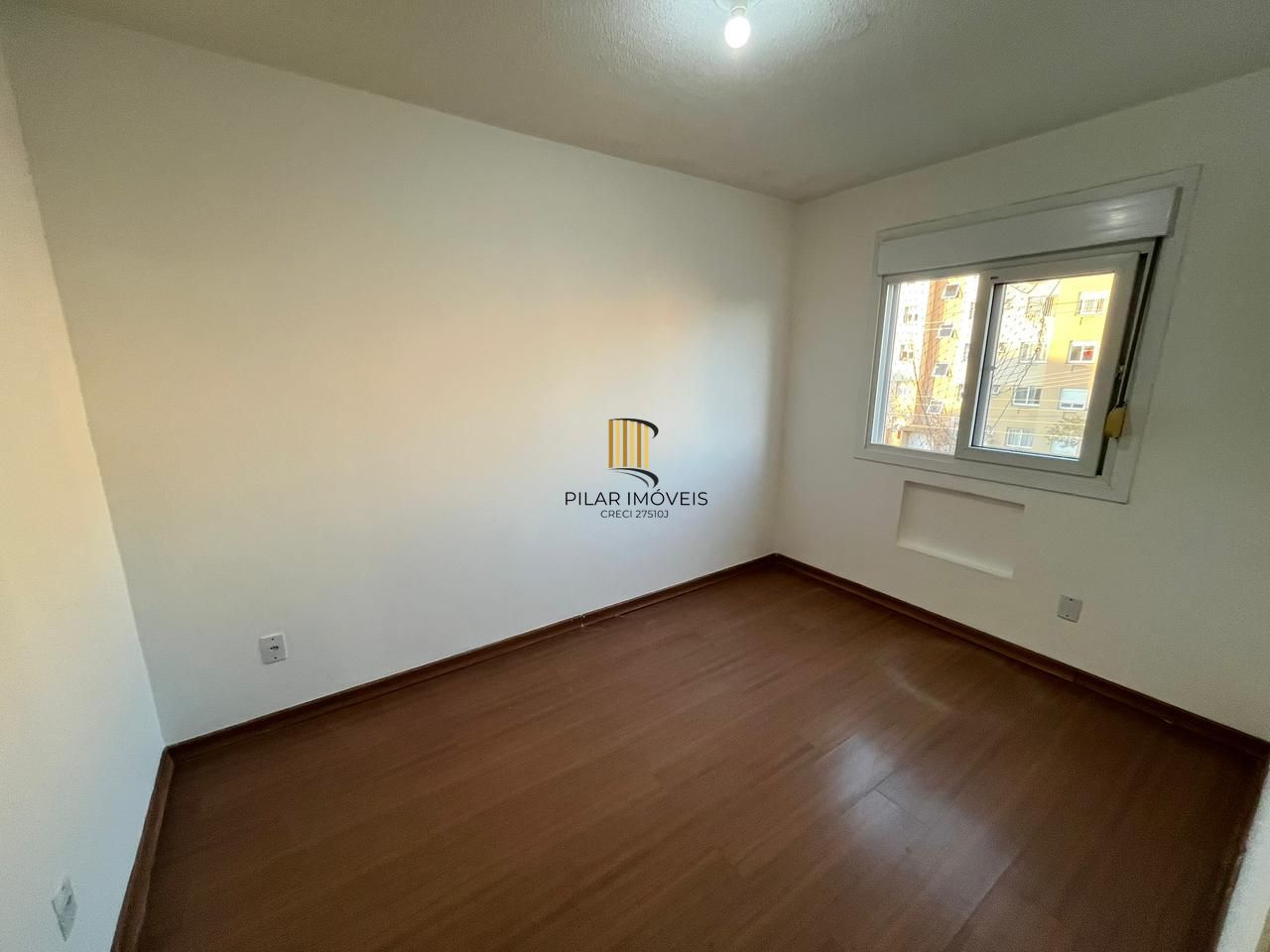 Apartamento com 02 quartos e 01 vaga no Bairro Restinga em Porto Alegre