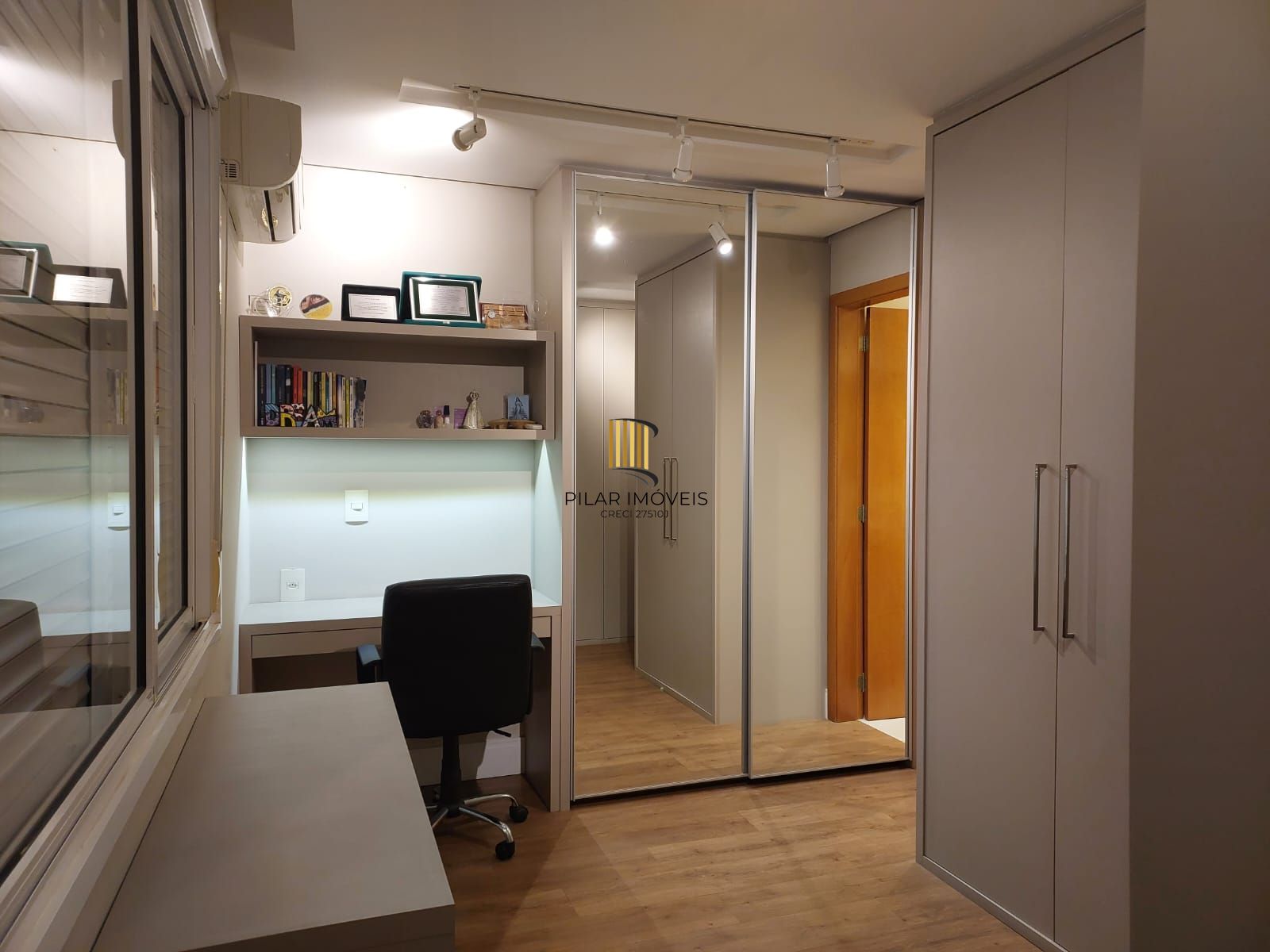 Apartamento com 3 dormitórios, sendo 1 deles suíte, com 02 vagas