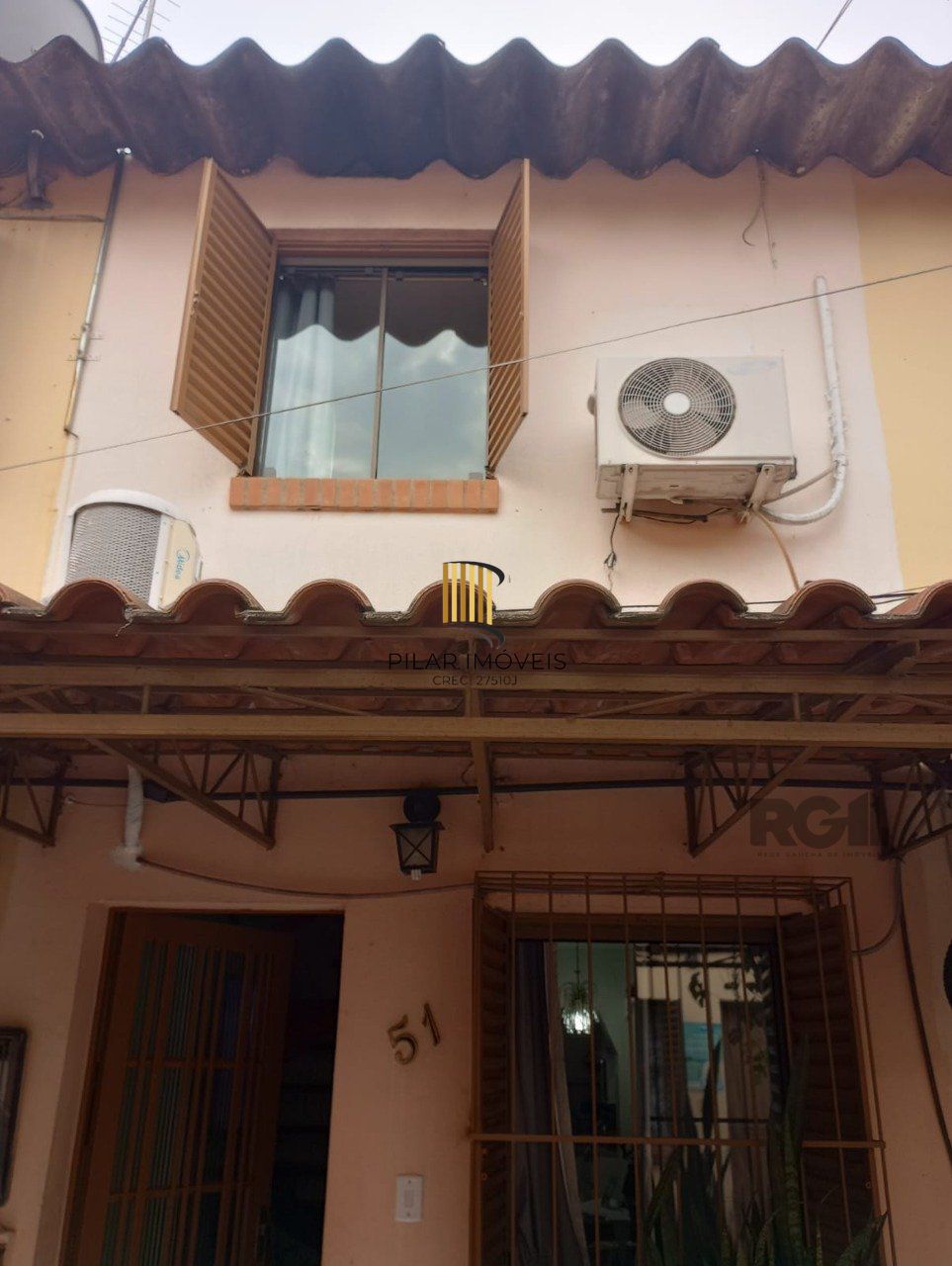 Sobrado para Venda - 36m², 2 dormitórios, 1 vaga - Guarujá, Porto Alegre