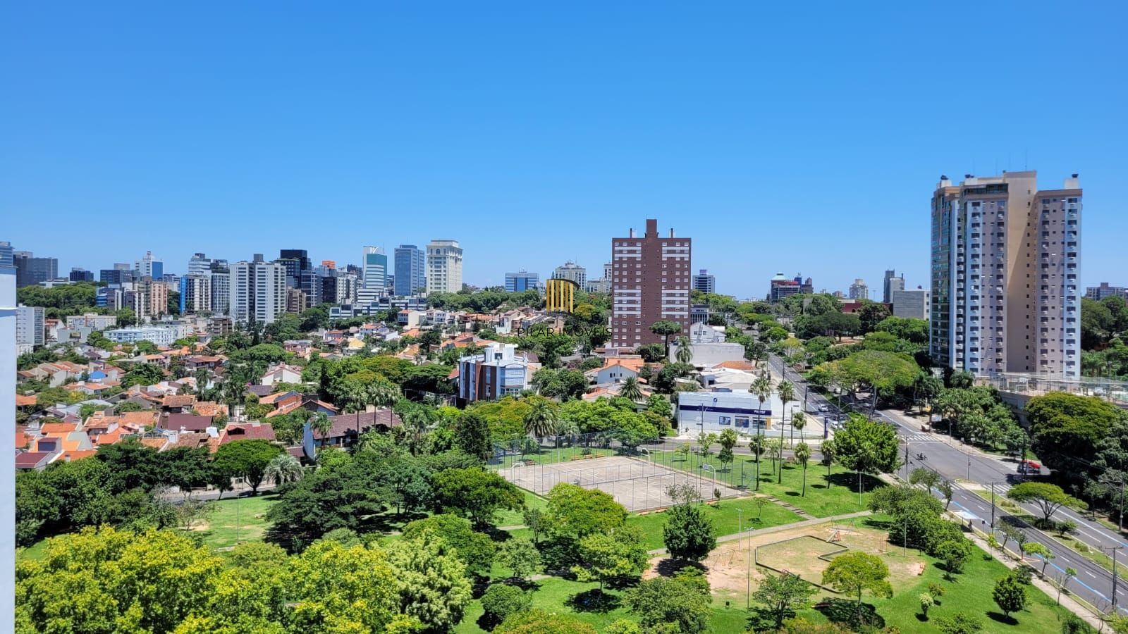Cobertura com 157m2, 3 dormitórios no bairro Boa Vista.