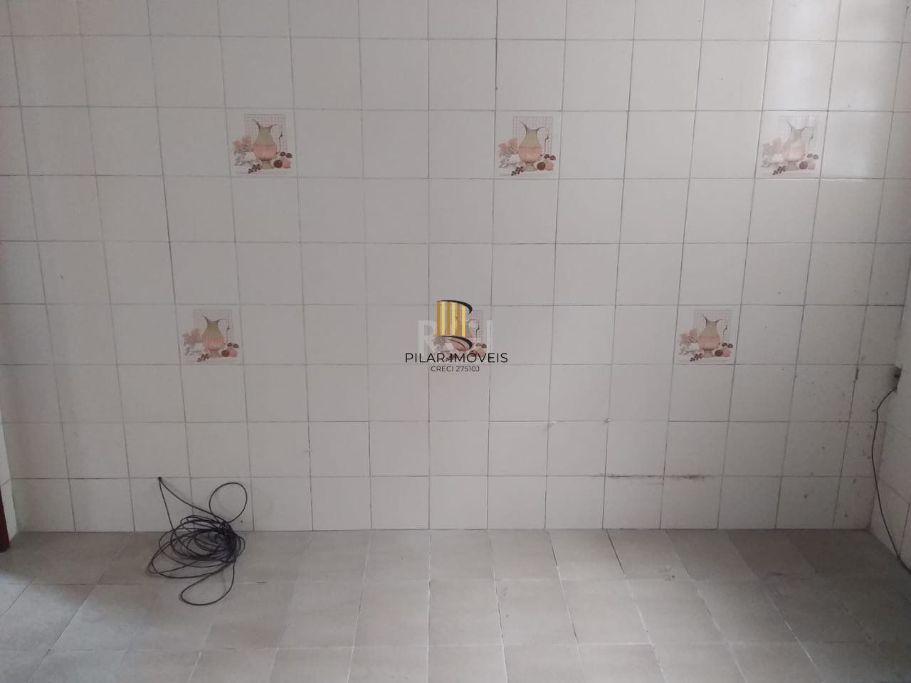 Casa  3 dormitórios, sendo 1 suites, 2 vagas - Medianeira, Porto Alegre/RS