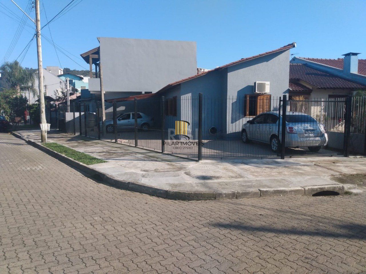 Casa com 5 quartos, 1 suíte, 4 vagas de garagem, no bairro Aberta dos Morras, Porto Alegre/RS