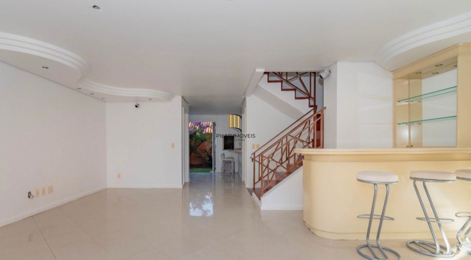 Casa em Condomínio Fechado no Bairro Vila Assunção  de Porto Alegre/RS